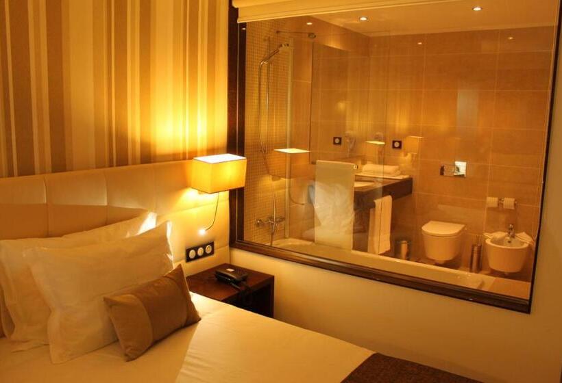 Superior suite with view, O Gato & Spa