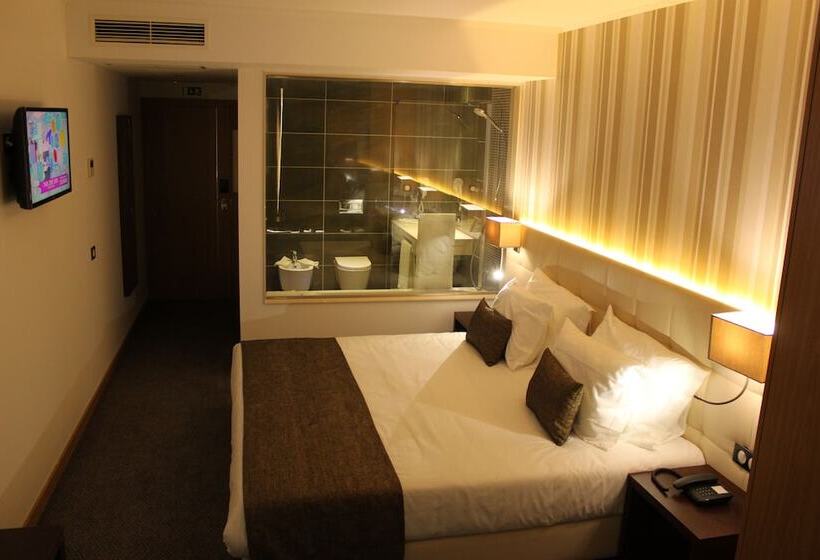 Superior suite with view, O Gato & Spa