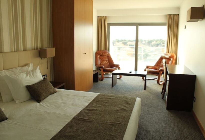 Superior suite with view, O Gato & Spa