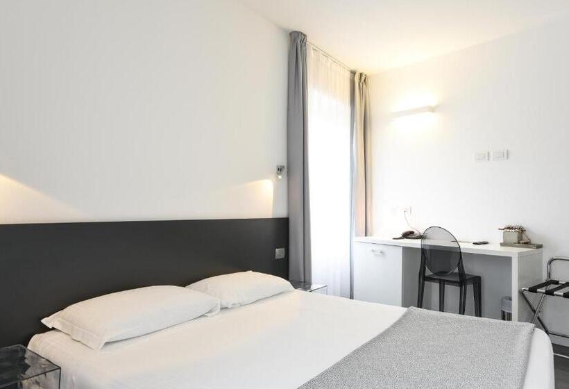 舒适型房间, On The Rock