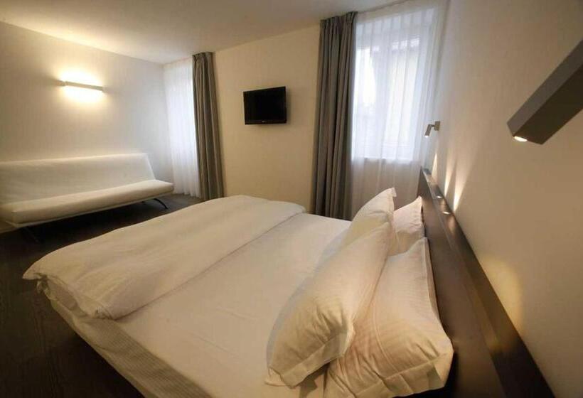 高级大房间, On The Rock