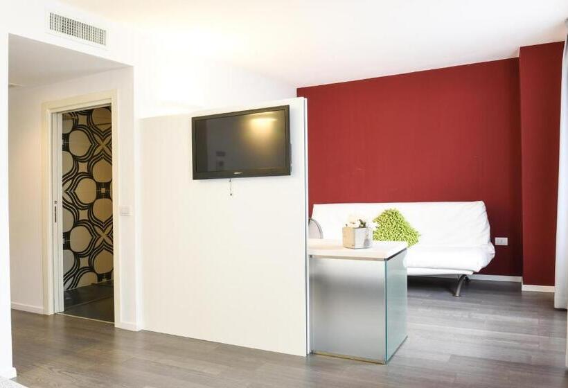 高级大房间, On The Rock