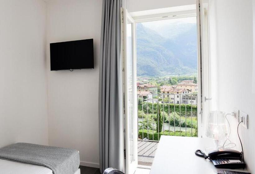 带阳台的标准单人间, On The Rock