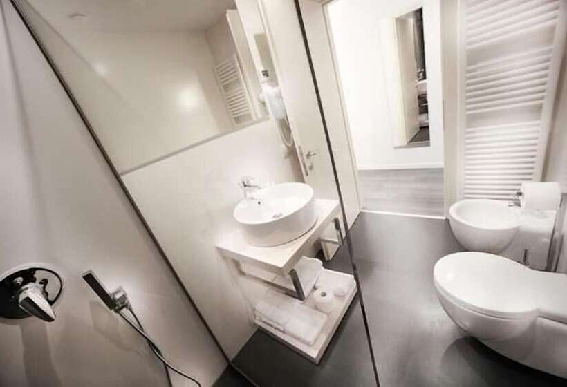 舒适型房间, On The Rock