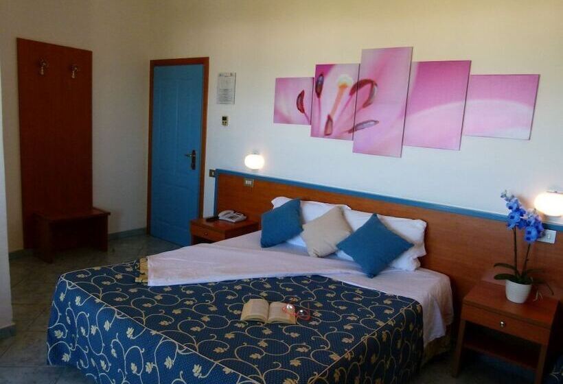 اتاق سه نفره سوپریور با چشم‌انداز دریا, Paradise