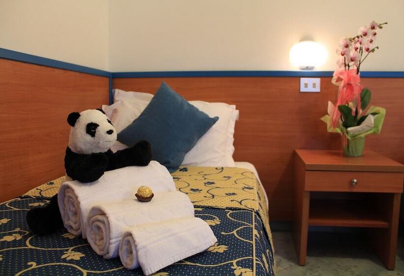 اتاق سه نفره سوپریور با چشم‌انداز دریا, Paradise