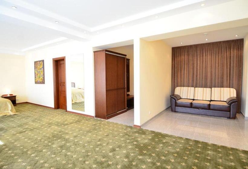 Comfort Suite, Platinum