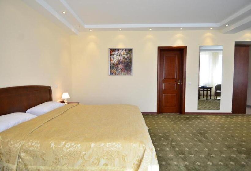 Comfort Suite, Platinum