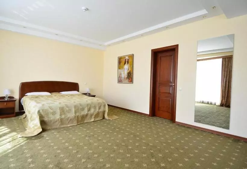 Comfort Suite, Platinum