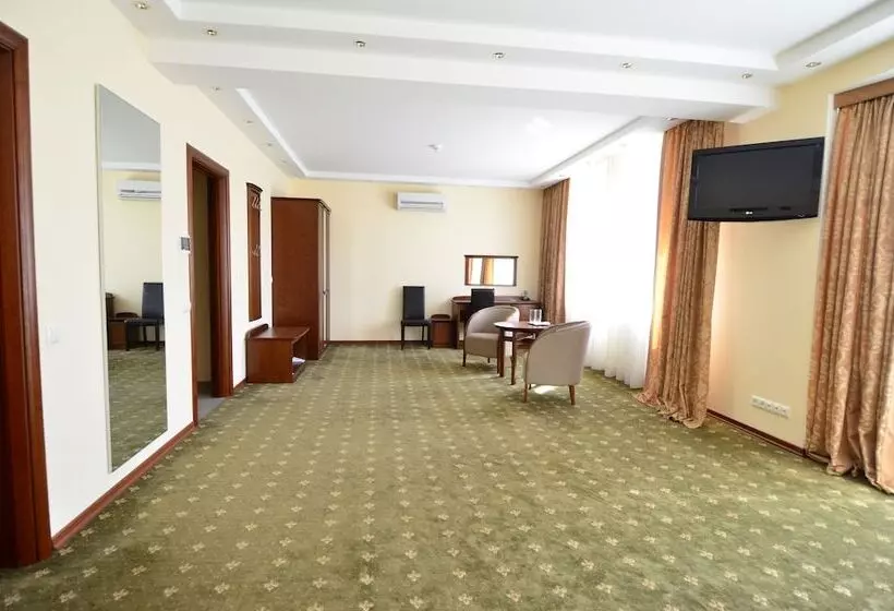 Suite, Platinum