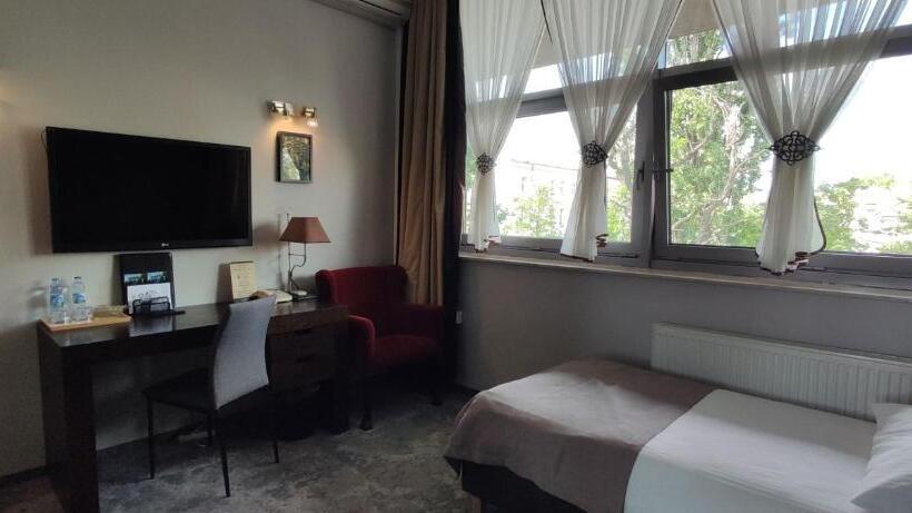 חדר סטנדרט, Szara Willa