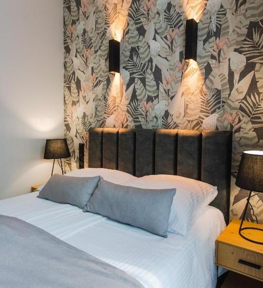 דירת חדר, Szara Willa