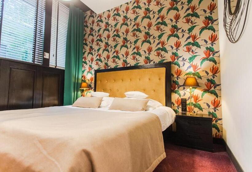 חדר דלוקס, Szara Willa