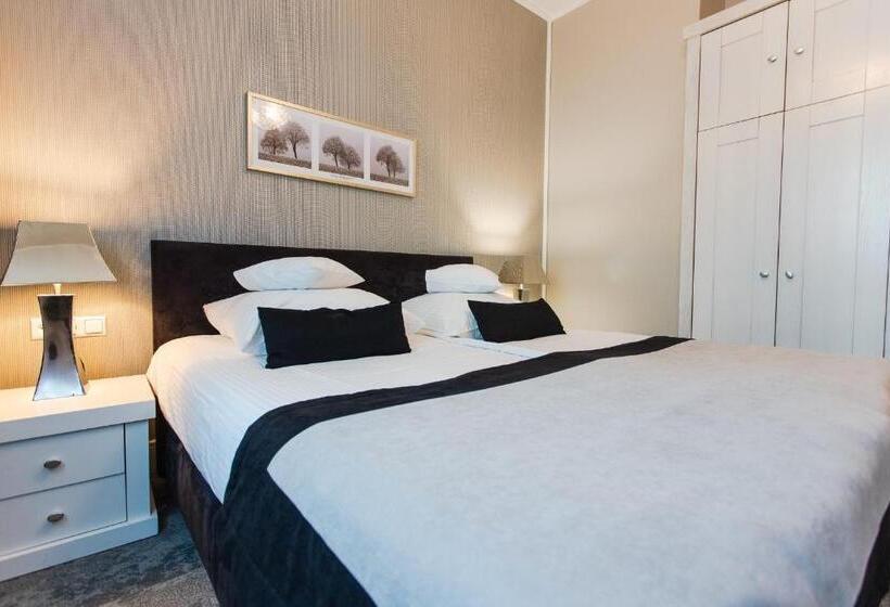 חדר דלוקס, Szara Willa