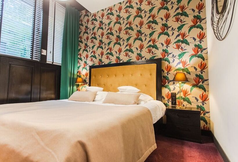 חדר דלוקס, Szara Willa