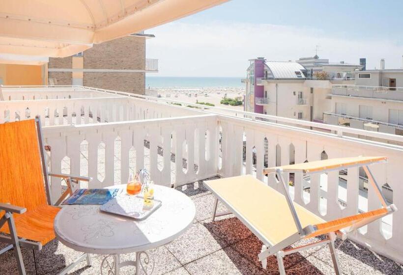 발코니 스탠다드 싱글 룸, Universal