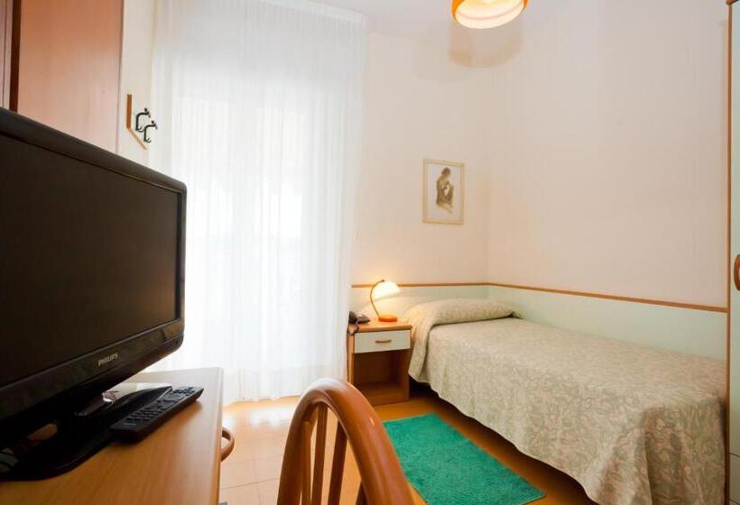 발코니 스탠다드 싱글 룸, Universal