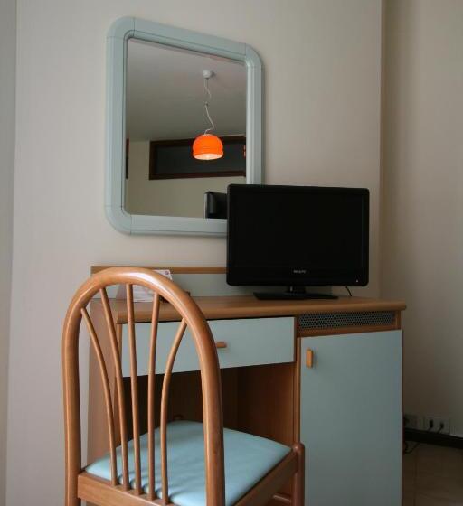 스탠다드 트리플 발코니 룸, Universal