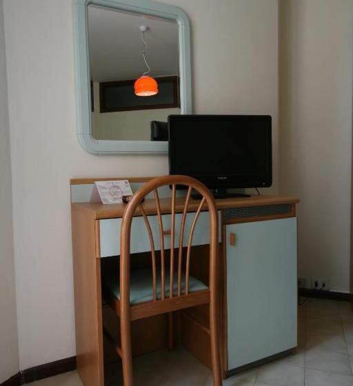 패밀리 룸, Universal