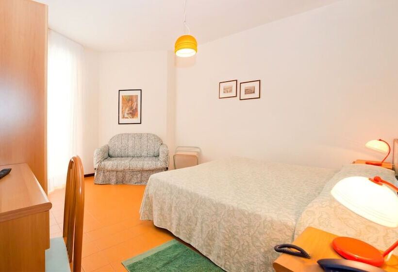 스탠다드 발코니 룸, Universal