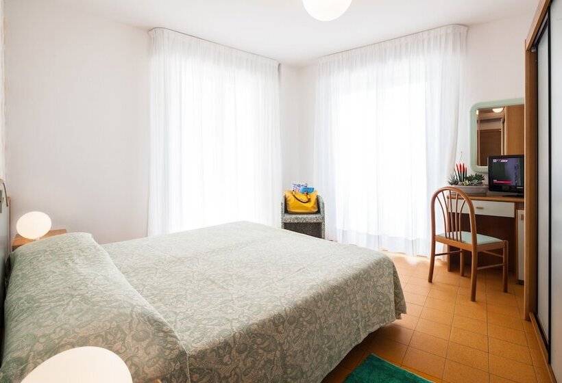 스탠다드 발코니 룸, Universal