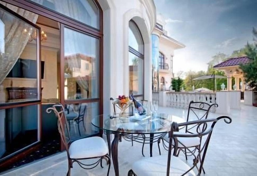 Királyi Lakosztály, Villa Le Premier Maestro