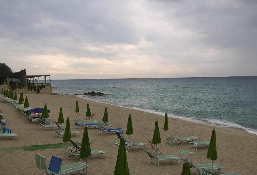 استودیوی استاندارد, Villaggio Athragon