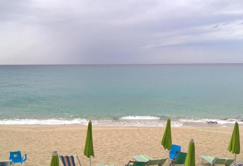 استودیوی استاندارد, Villaggio Athragon