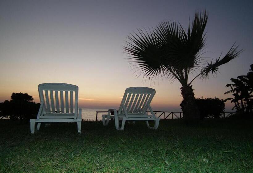 آپارتمان 1 خوابه, Villaggio Athragon