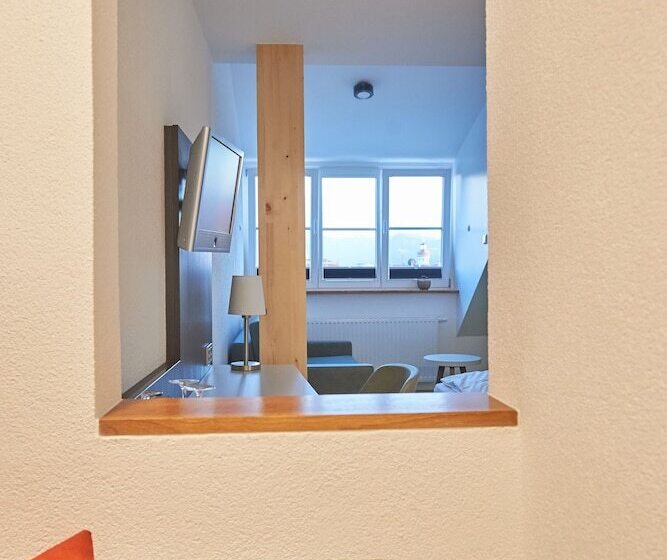 غرفة قياسية ثلاثية, Insel Hotel Lindau