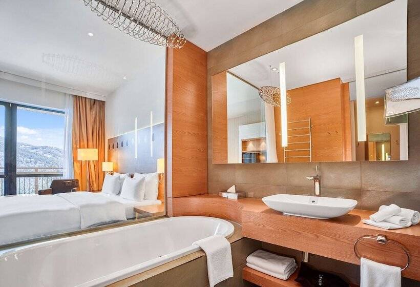 발코니 수피리어 룸, Radisson Blu Resort, Bukovel