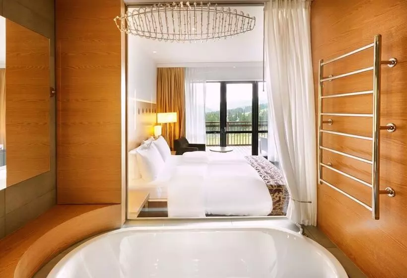 景色の見えるスーペリアルーム, Radisson Blu Resort, Bukovel
