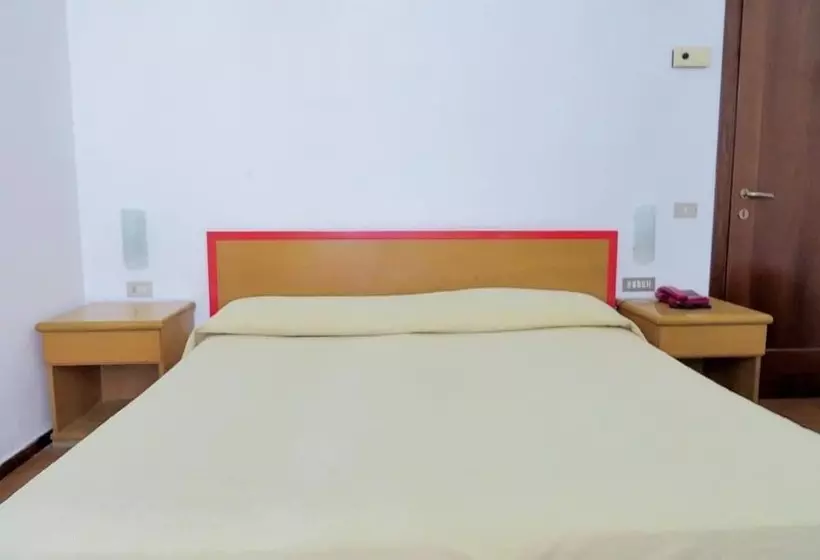اتاق استاندارد سه نفره, Villa Marina