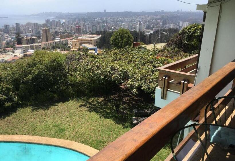 اتاق سوپریور, My Fathers House