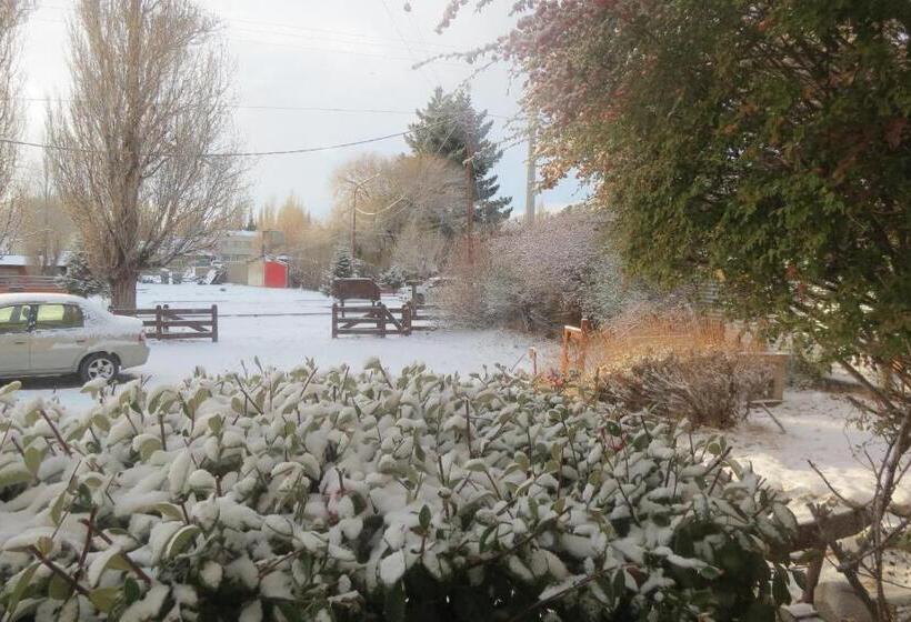 ルームシェアのワンベッド, Aonikenk B&b