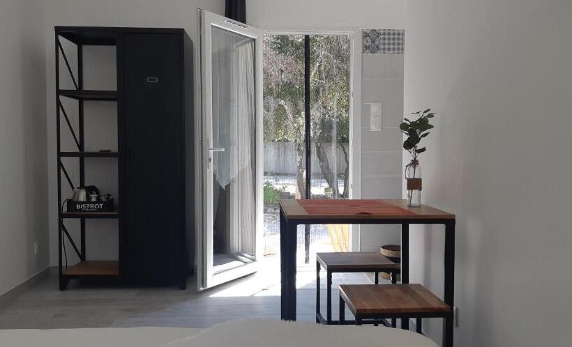 キングサイズベッドのスーペリアルーム, Maison D Hôtes & Spa La Chêneraie Provence Ventoux