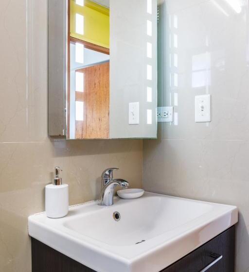 آپارتمان 1 خوابه با بالکن, Avila Suites