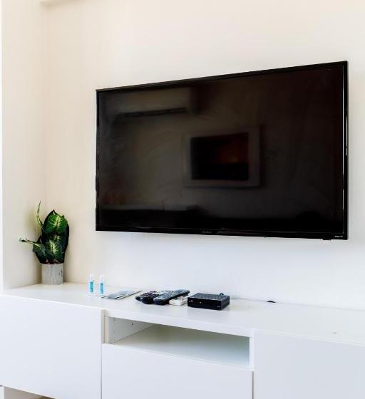 آپارتمان 1 خوابه با بالکن, Avila Suites