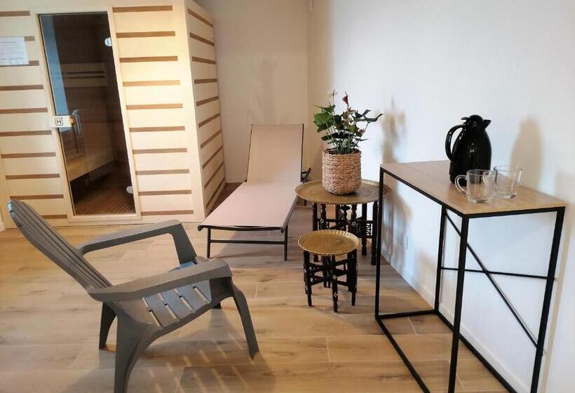 חדר סטנדרט נוף לים עם מרפסת, La Bulle D Etel, Chambres & Spa