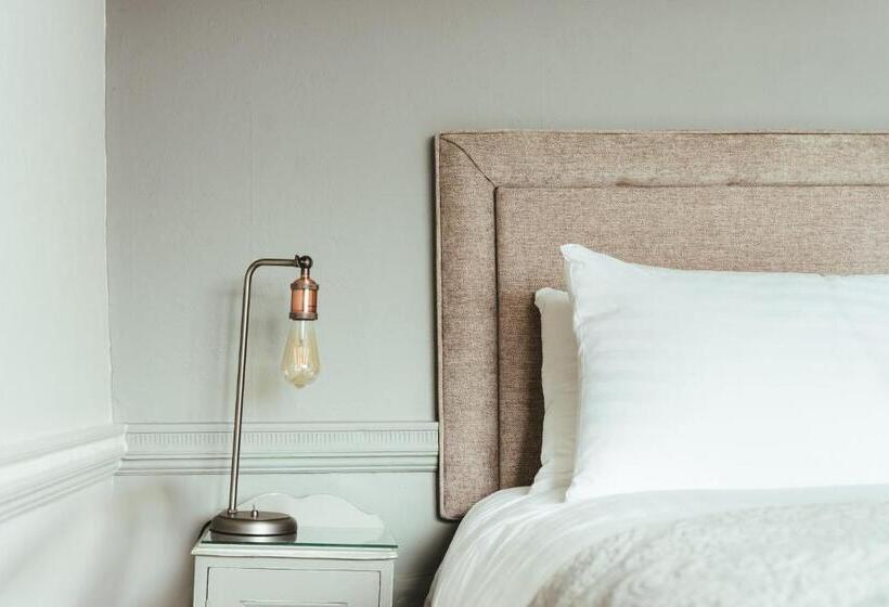 豪华房间, The Falcon Inn