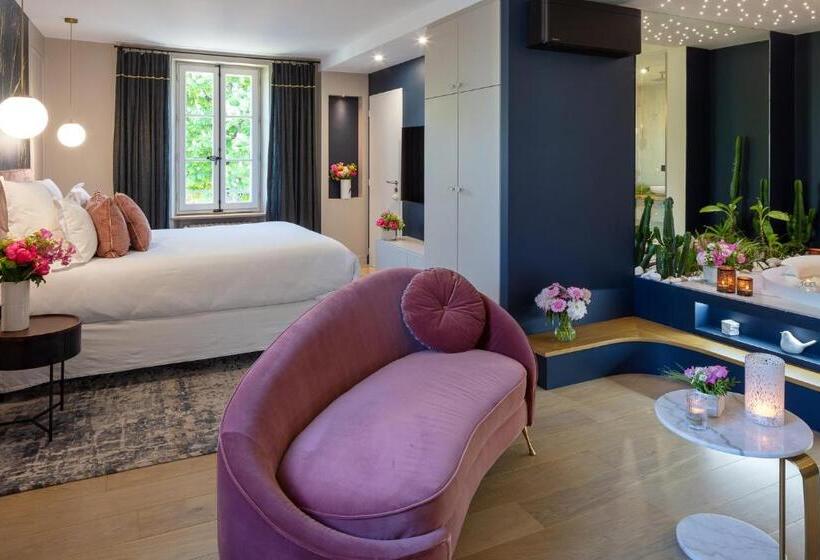 자쿠지 스위트, Bastide De Damien