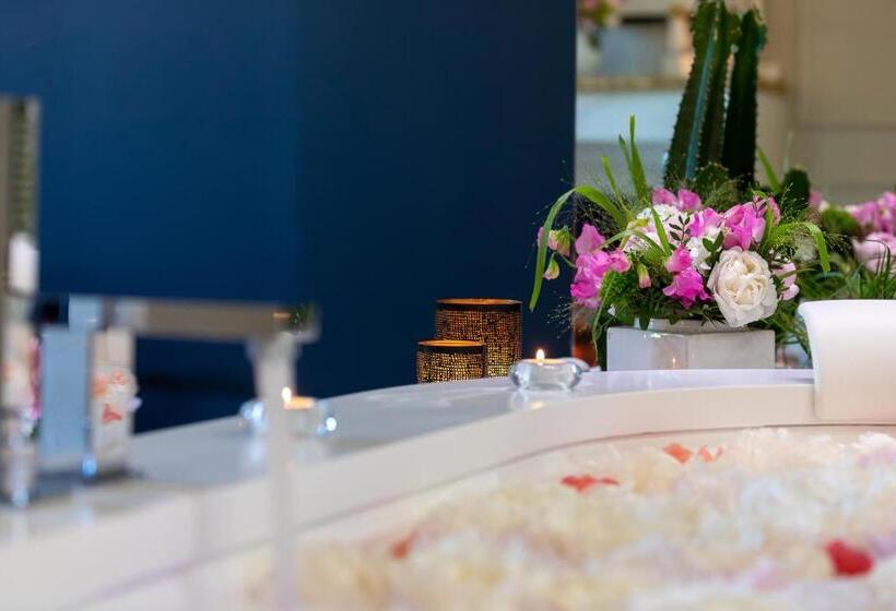 자쿠지 스위트, Bastide De Damien