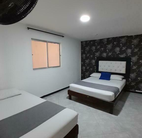 חדר סטנדרט לשלושה, Palermo Real