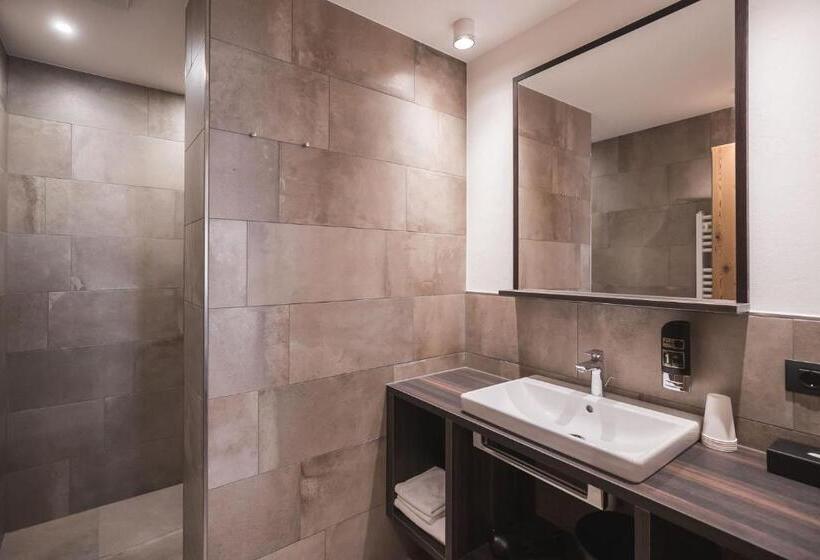 חדר סופריור, Emma Historic