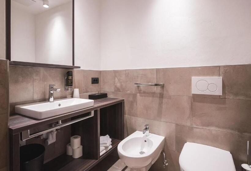 חדר סופריור, Emma Historic