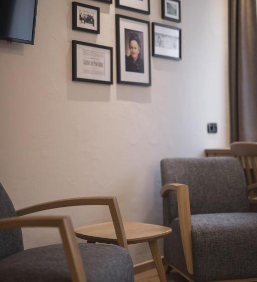 סוויטת ג'וניור, Emma Historic