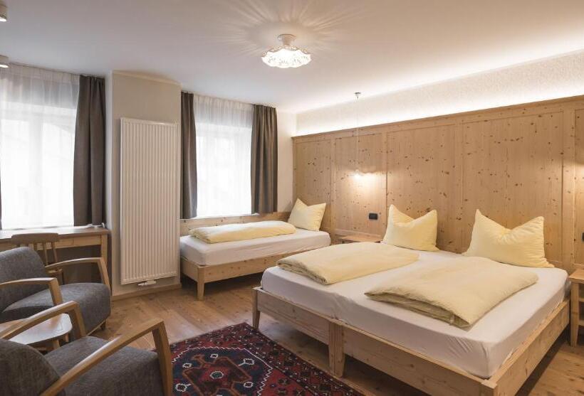 סוויטת ג'וניור, Emma Historic