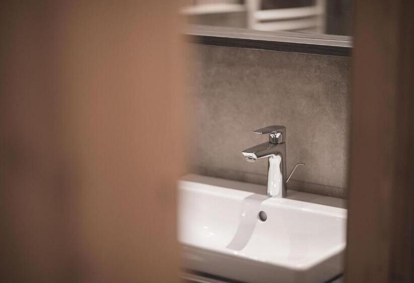 חדר סטנדרט, Emma Historic