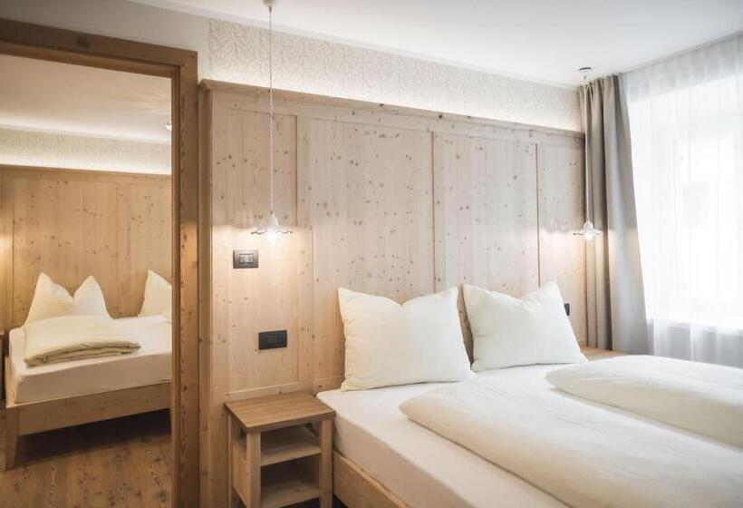 סוויטת ג'וניור משפחתית, Emma Historic