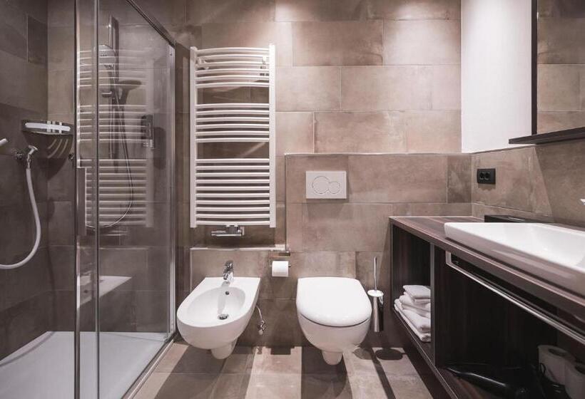 סוויטת ג'וניור משפחתית, Emma Historic